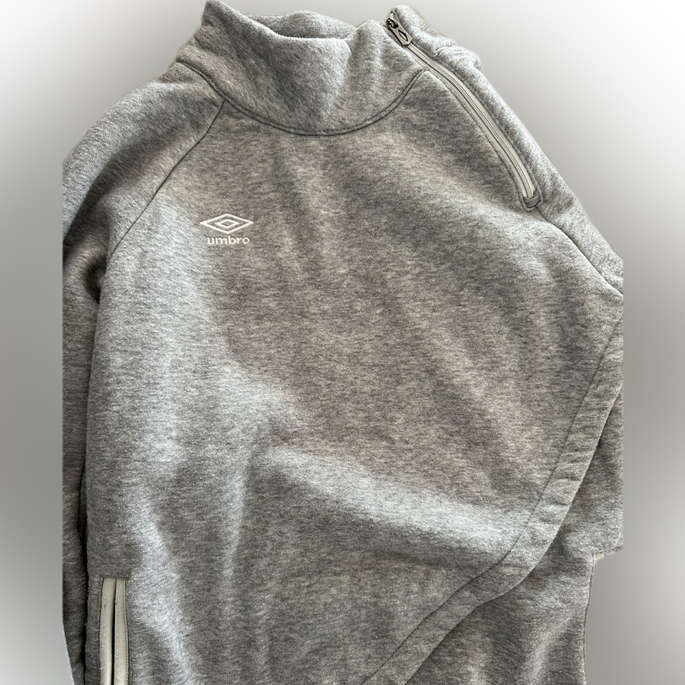 Umbro Gray kids Sweatshirt. Large (10-12) draped accent front with zipper neck